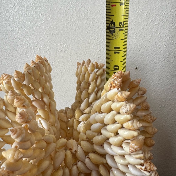 Extra large Polynesian shell vase - Picture 4 of 7